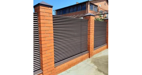 Горизонтальные заборы-жалюзи металлические
